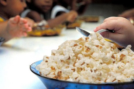 Em Montadas pipoca é servida como alimentação escolar